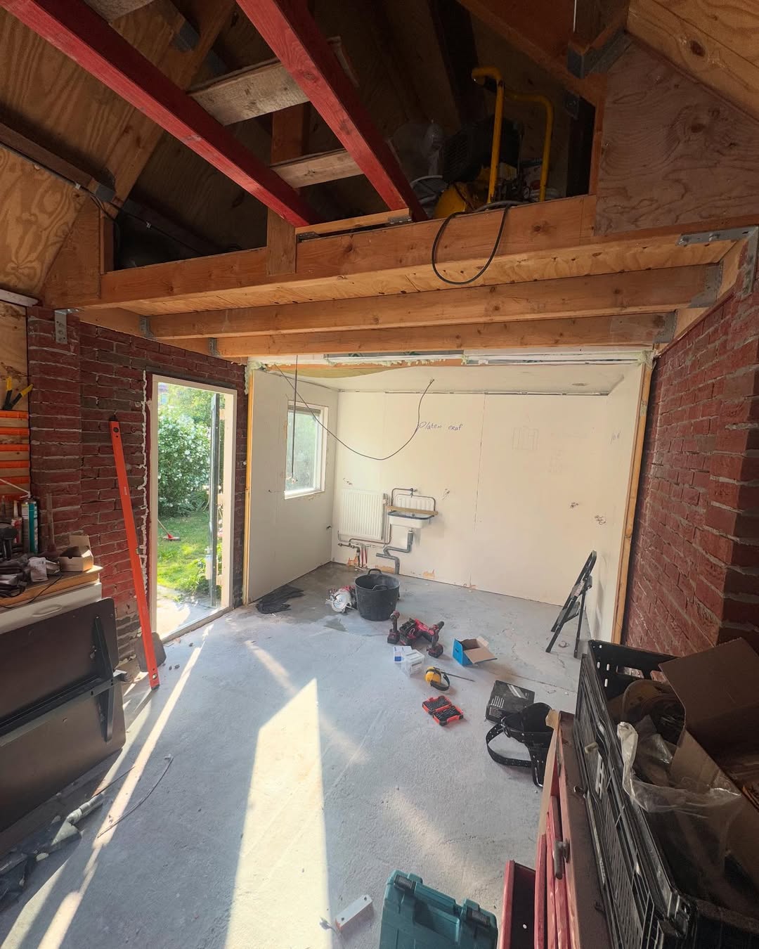 Houtconstructie aanbouw in uitvoering